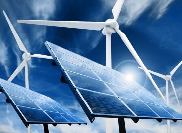 Powerplant with photovoltaic panels and eolic turbine